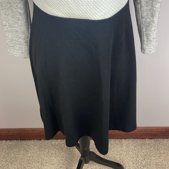 Ann Taylor LOFT Black White Gray Color Block Long Sleeve Knit Dress Sz 4 - Picture 5 of 10
